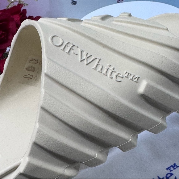 ?NIB OFF-WHITE EXPLORATION SLIDERS main image 10